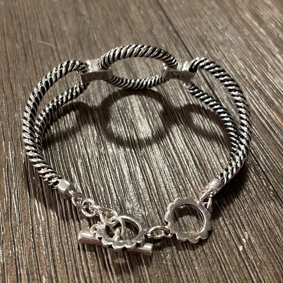 Premier Designs Silver adjustable bracelet - Picture 4 of 4